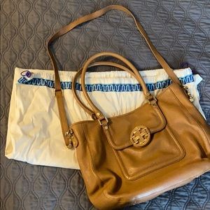 Tory Burch Amanda Classic Hobo purse